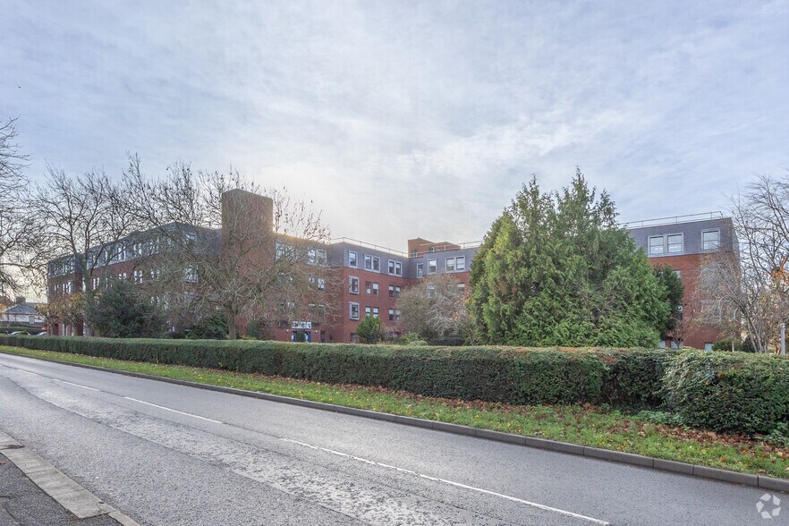 Irthlingborough Rd, Wellingborough à vendre - Photo de l’immeuble – Image 2 sur 11