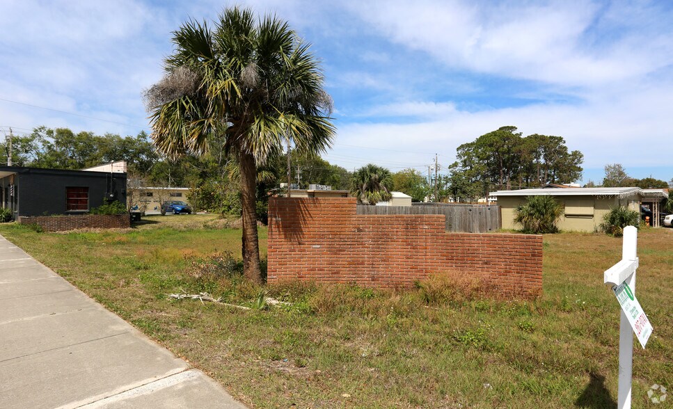 4620 Rosehill Ave, Titusville, FL à vendre - Photo de l’immeuble – Image 2 sur 2