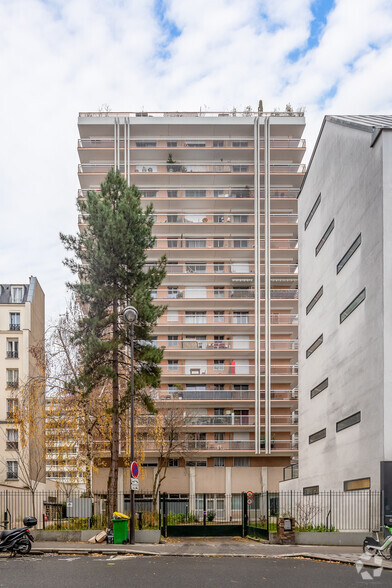 142 Rue De Charonne, Paris à louer - Photo de l’immeuble – Image 2 sur 4