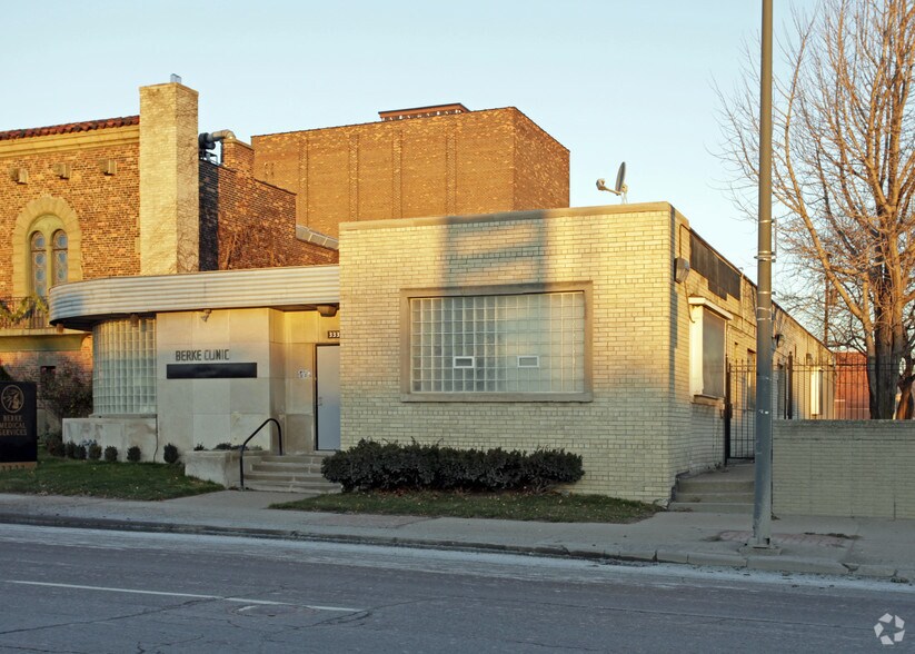 3333-3335 E Jefferson Ave, Detroit, MI à vendre - Photo de l’immeuble – Image 2 sur 3