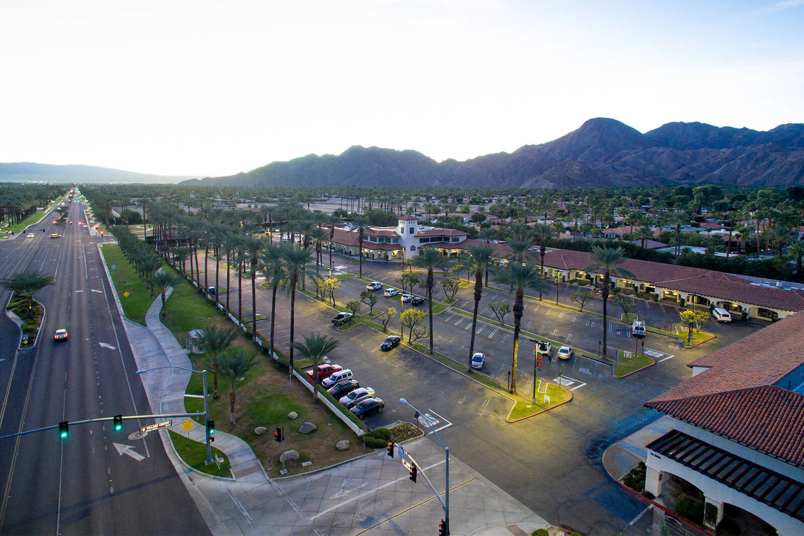 74895 US Highway 111, Indian Wells, CA à louer Photo de l’immeuble– Image 1 sur 7