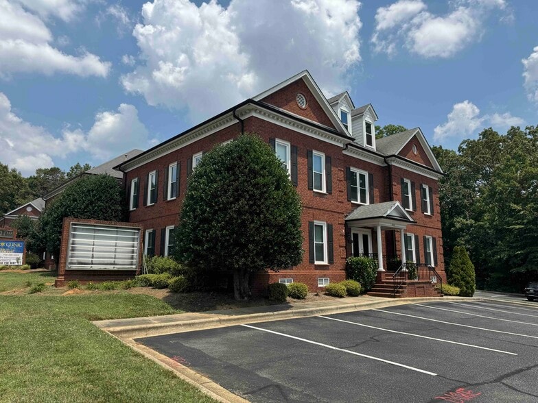 2602 W Roosevelt Blvd, Monroe, NC à louer - Photo de l’immeuble – Image 2 sur 14