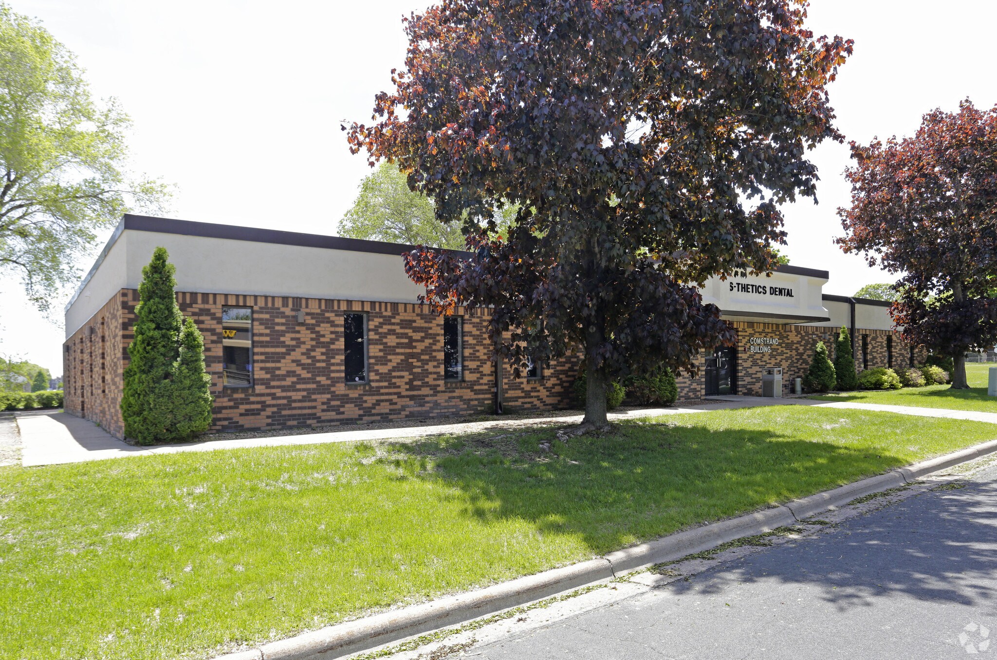 6299 University Ave NE, Fridley, MN à louer Photo de l’immeuble– Image 1 sur 6
