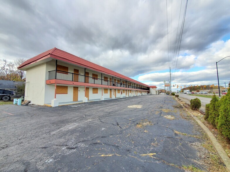 888 Lorain Blvd, Elyria, OH à vendre - Photo de l’immeuble – Image 3 sur 5