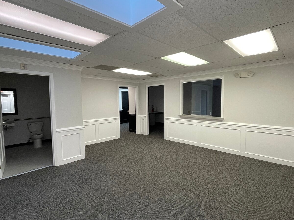 11355 Pembrooke Sq, Waldorf, MD 20603 - Lot 208 - - Photo intérieure - Image 1 of 3