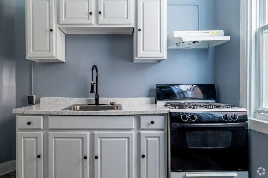 1015 Cathedral St, Baltimore, MD à louer - Photo de l’immeuble – Image 3 sur 10