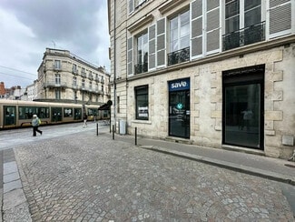 Plus de détails pour Local commercial à louer