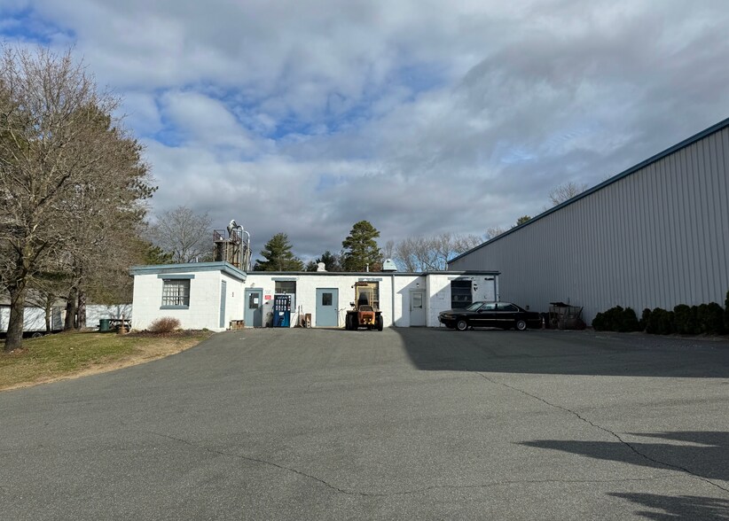 378 Long Plain Rd, South Deerfield, MA à louer - Photo de l’immeuble – Image 2 sur 4
