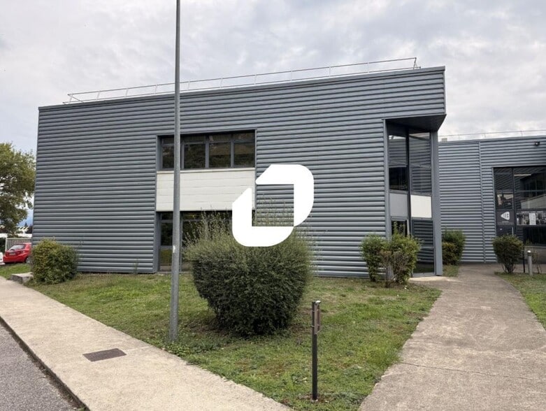 Local d’activités dans Échirolles à louer - Photo de l’immeuble – Image 1 sur 7