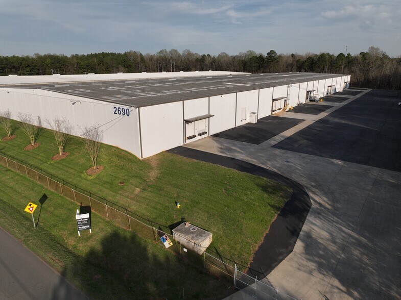 2690 Commerce Dr, Rock Hill, SC à louer - Photo principale – Image 1 sur 8