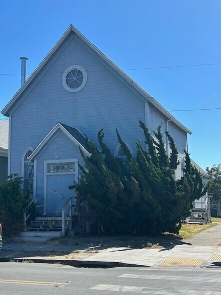 1700 84th Ave, Oakland, CA à vendre - Photo principale – Image 1 sur 6