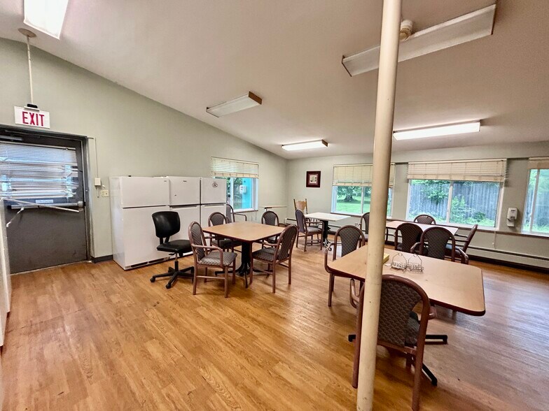 907 Marshall Ave, Henning, MN à vendre - Photo de l’immeuble – Image 2 sur 14
