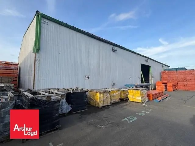 Local d'activités dans Ablis à vendre - Photo de l’immeuble – Image 2 sur 2