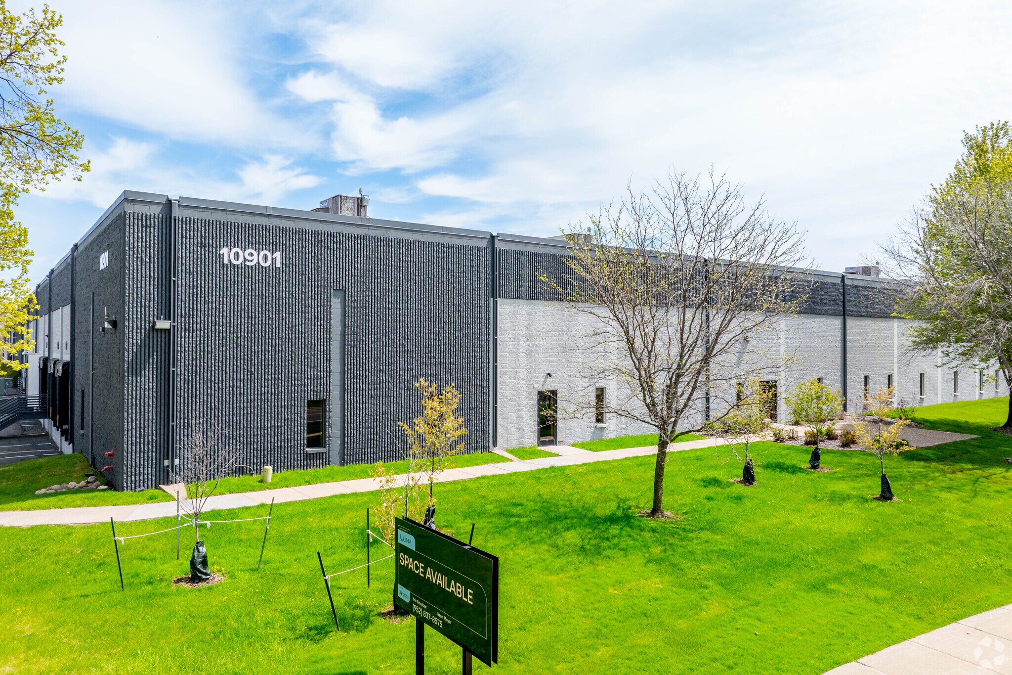 10901 Hampshire Ave S, Bloomington, MN à louer Photo de l’immeuble– Image 1 sur 8