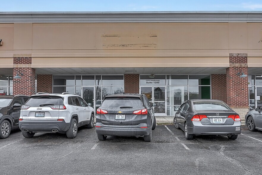1035 Vandercar Dr, Florence, KY à louer - Photo principale – Image 1 sur 40