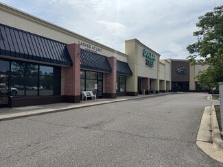 Plus de détails pour 40775-40821 Garfield Rd, Clinton Township, MI - Local commercial à vendre