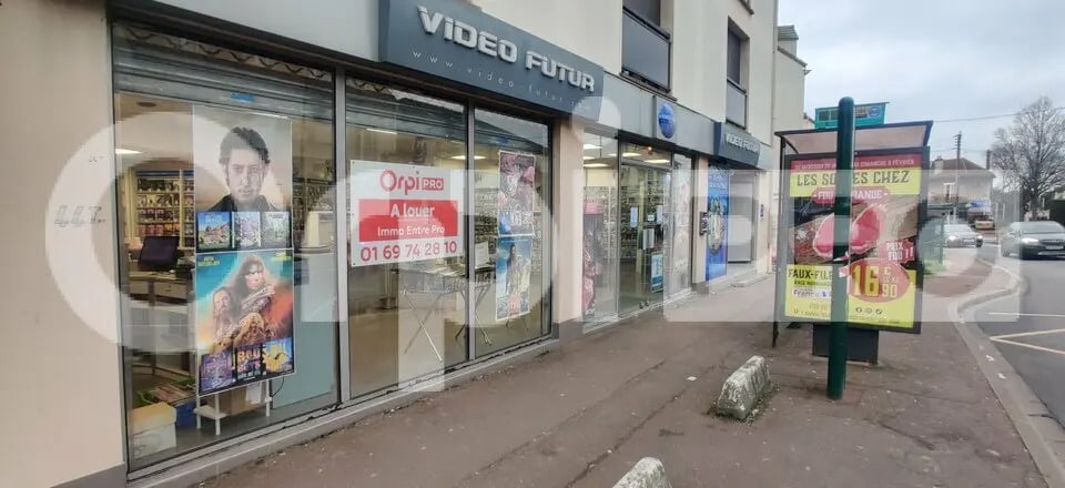 Local commercial dans Savigny-sur-Orge à louer - Photo de l’immeuble – Image 1 sur 5