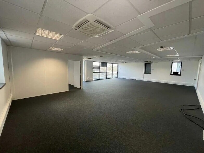 Bureau dans Rouen à louer - Photo de l’immeuble – Image 2 sur 8