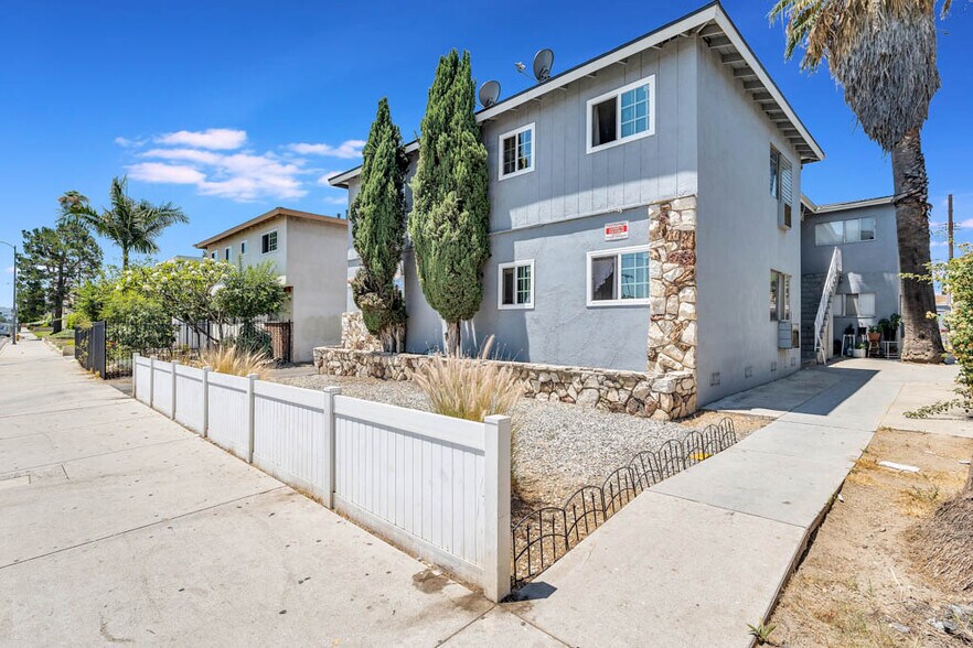 6925 Whitsett Ave, North Hollywood, CA à vendre - Photo principale – Image 1 sur 3