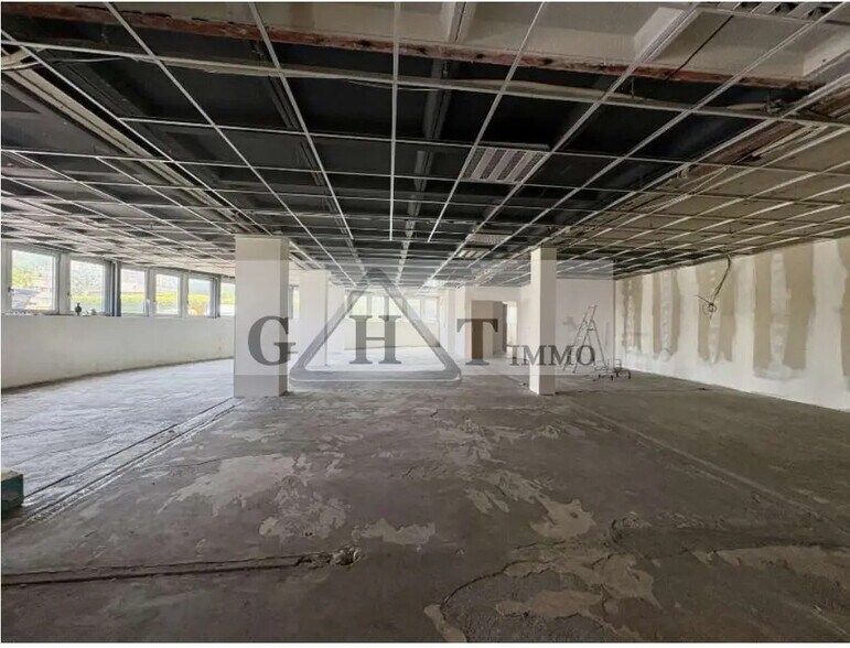 Industriel/Logistique dans Nanterre à vendre - Photo de l’immeuble – Image 2 sur 4