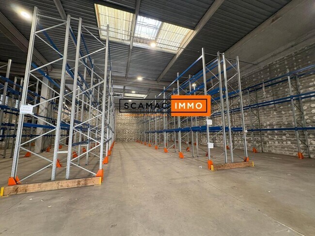 Plus de détails pour Industriel/Logistique à louer