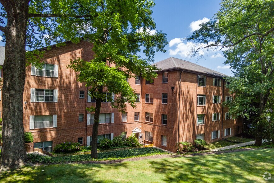 5301 Westbard Cir, Bethesda, MD à louer - Photo de l’immeuble – Image 3 sur 12