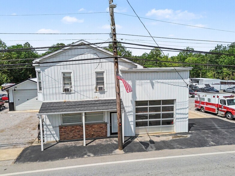 209 N High St, Mount Orab, OH à vendre - Photo principale – Image 1 sur 15