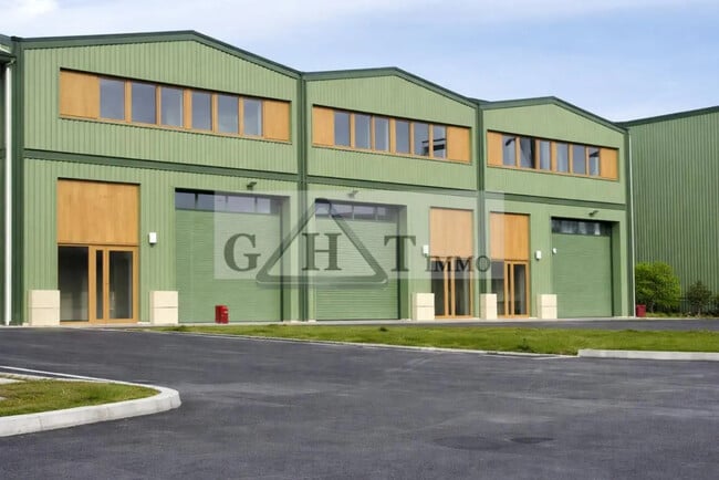 Plus de détails pour Bureau, Industriel/Logistique à louer