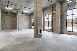 1000 1st Ave N, Saint Petersburg, FL à louer Photo intérieure– Image 1 sur 2