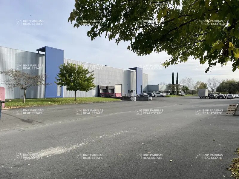 Industriel/Logistique dans Blanquefort à louer Photo de l’immeuble– Image 1 sur 44