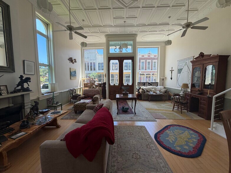 505 Main St, New Harmony, IN à vendre - Photo de l’immeuble – Image 3 sur 10