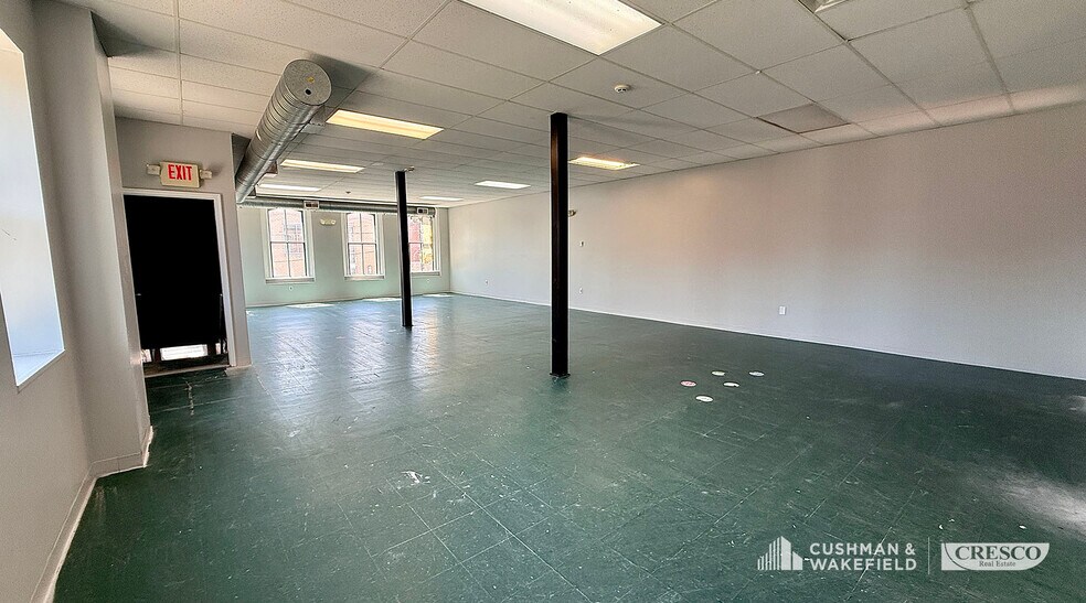 4732-4734 Lorain Ave, Cleveland, OH à louer - Photo de l’immeuble – Image 2 sur 6