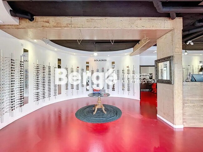 Plus de détails pour Local commercial à vendre