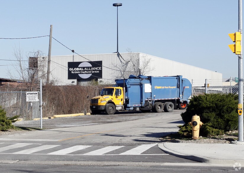 476 Evans Ave, Toronto, ON à louer - Photo de l’immeuble – Image 2 sur 2