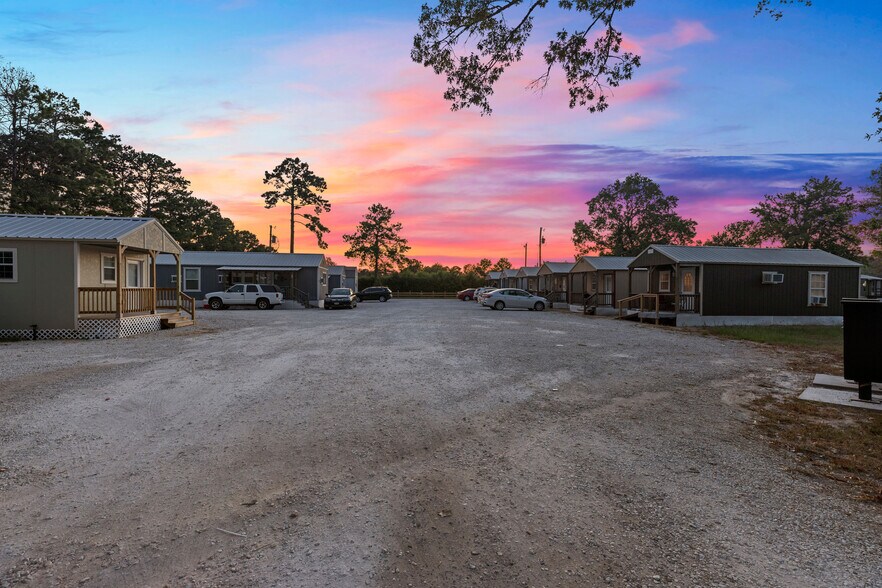 413 N FM 356, Onalaska, TX à vendre - Photo de l’immeuble – Image 3 sur 14