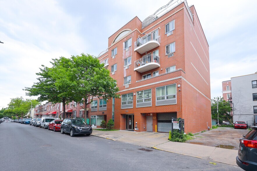 863 50th St, Brooklyn, NY à vendre - Photo de l’immeuble – Image 2 sur 12