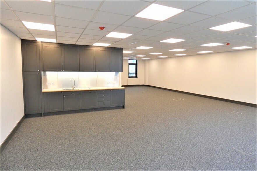 1-7 Ryan Dr, Brentford à louer - Photo de l’immeuble – Image 3 sur 34