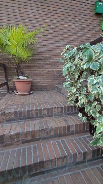 Local commercial dans Madrid, Madrid à vendre - Vidéo sur l’annonce professionnelle – Image 2 sur 4