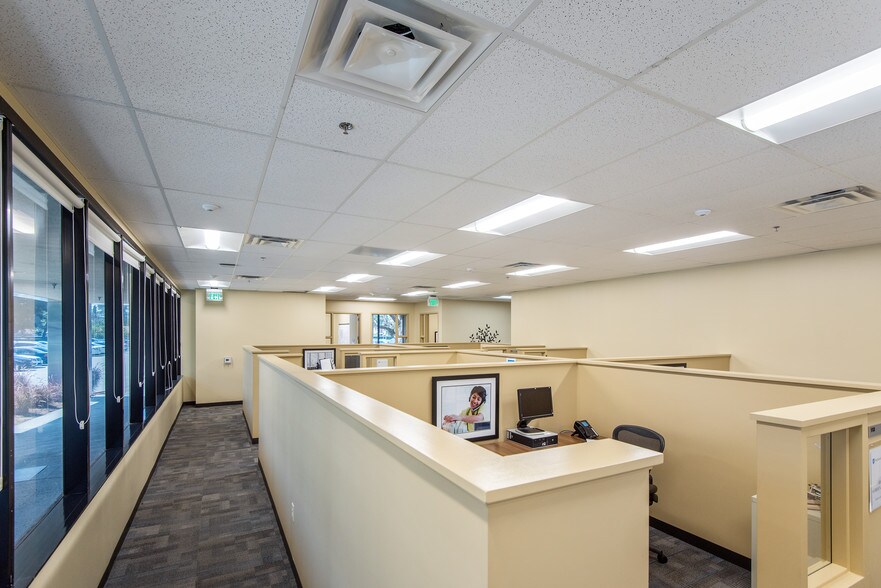 15400 Sherman Way, Van Nuys, CA à louer - Photo intérieure – Image 3 sur 4