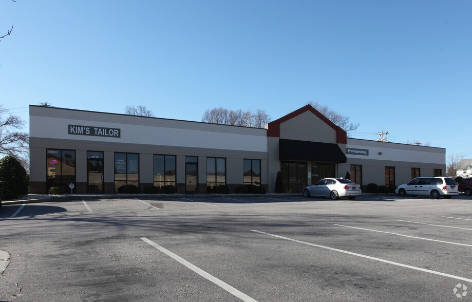 1241 S Main St, Wake Forest, NC à louer - Photo principale – Image 1 sur 77