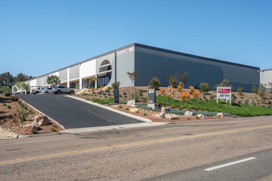 6241 Yarrow Dr, Carlsbad, CA à louer - Photo principale – Image 1 sur 8
