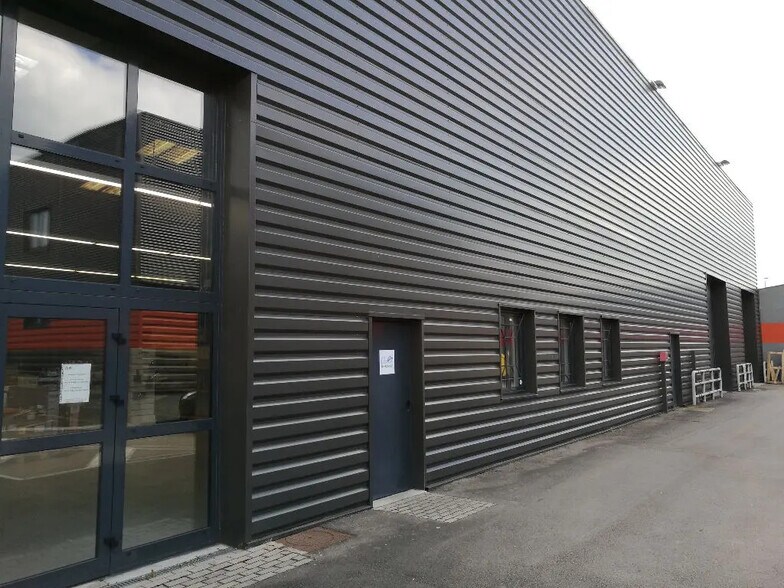 Local d’activités dans Metz à louer - Photo de l’immeuble – Image 3 sur 10