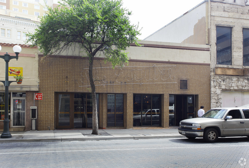 151 E Commerce St, San Antonio, TX à vendre - Photo de l’immeuble – Image 2 sur 2