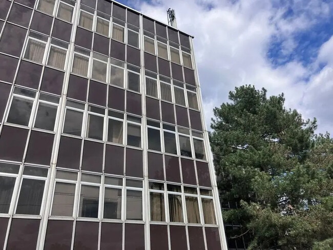 Plus de détails pour 57-63 Rue Ernest Renan, Nanterre - Bureau, Local d'activités à louer