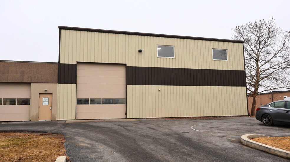 6330-6332 Flank Dr, Harrisburg, PA à vendre - Photo de l’immeuble – Image 2 sur 24