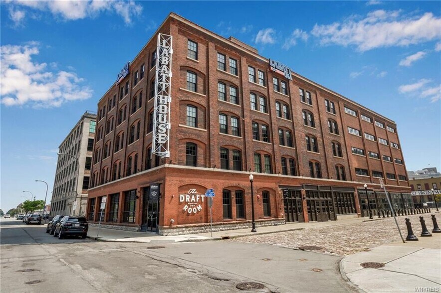 79 Perry St, Buffalo, NY à louer - Photo de l’immeuble – Image 1 sur 40