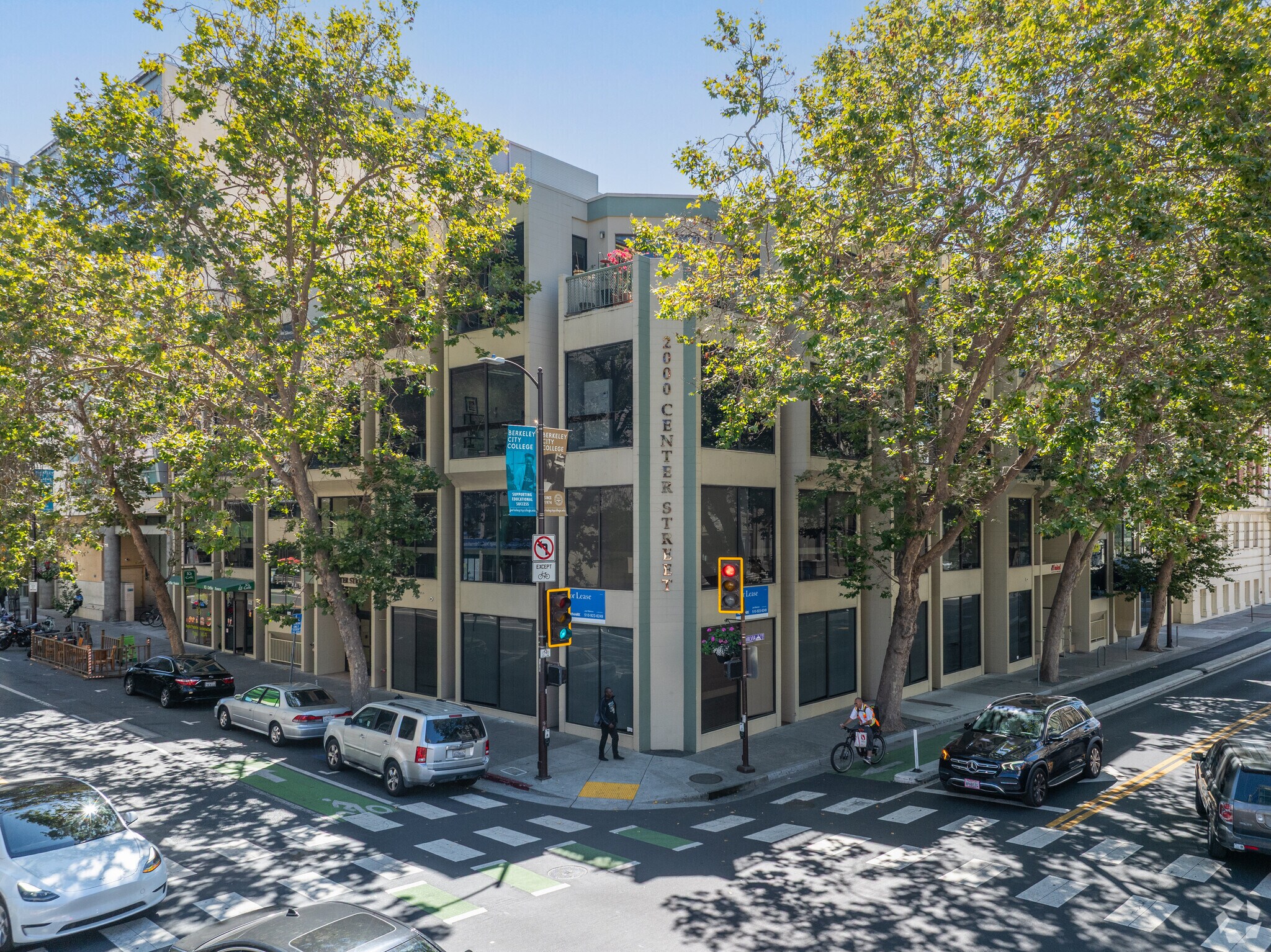 2000 Center St, Berkeley, CA à louer Photo principale– Image 1 sur 18