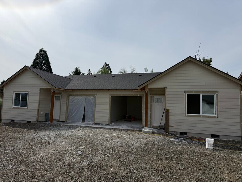 1183 37TH Ct, Sweet Home, OR à vendre - Photo de l’immeuble – Image 1 sur 24