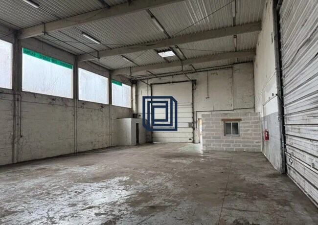 Plus de détails pour Industriel/Logistique à louer