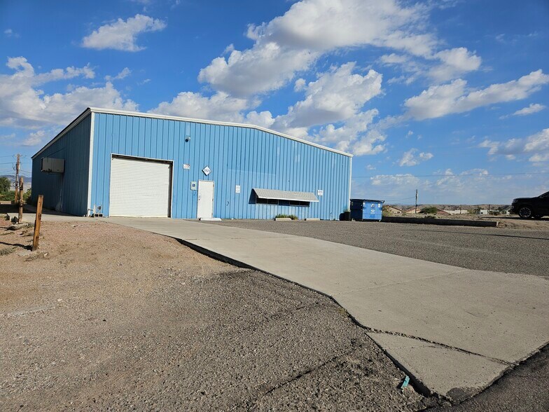 3829 Rising Sun Rd, Bullhead City, AZ à louer - Photo de l’immeuble – Image 2 sur 9